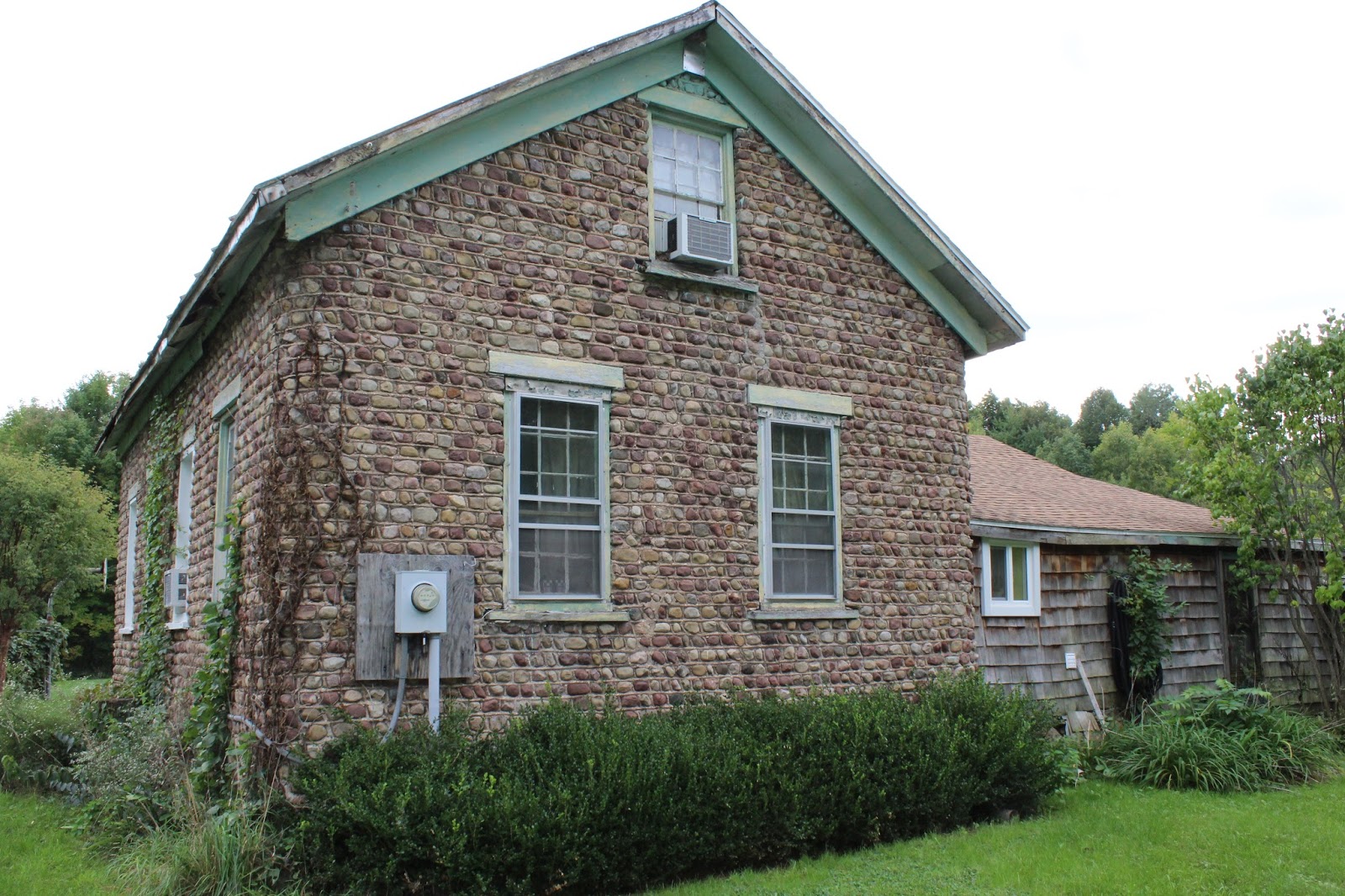 (2 )9871 Route 38, Conquest